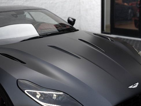 Used 2023 Aston Martin DB11 V12 image 17