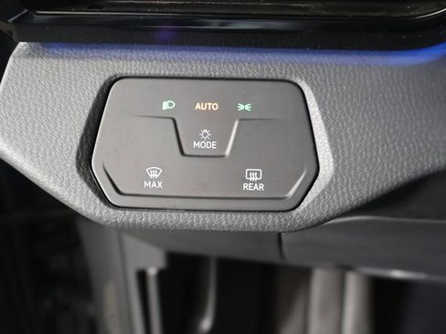 Used 2023 Volkswagen ID.4 Pro image 34