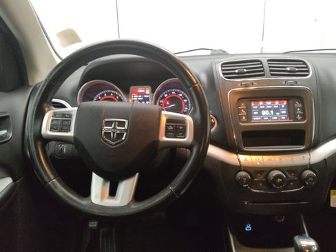 Used 2019 Dodge Journey SE w/ Connectivity Group FWD image 22