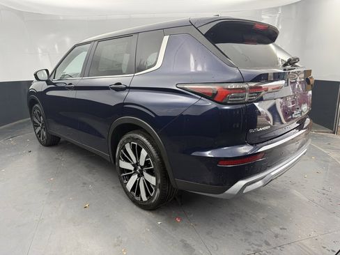 New 2025 Mitsubishi Outlander SE image 5