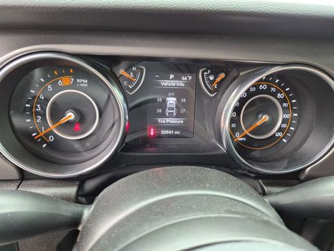 Used 2022 Jeep Wrangler Sport AWD/4WD image 17