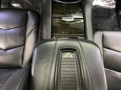 Used 2020 Cadillac Escalade ESV Platinum w/ Escalade Sport Edition image 24