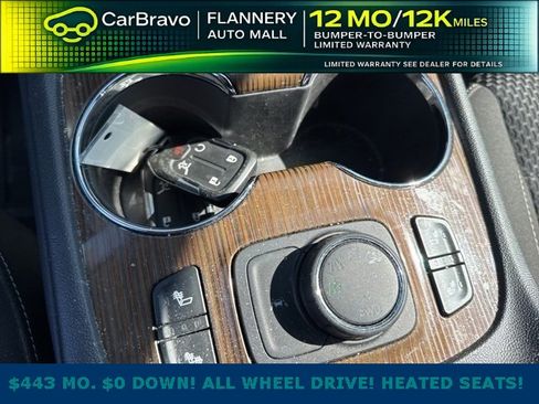 Used 2023 GMC Acadia SLE w/ Driver Convenience Package image 12