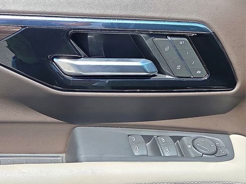 Certified 2025 Chevrolet Tahoe LT AWD/4WD image 16