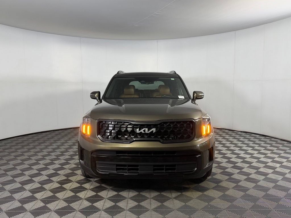 Used 2024 Kia Telluride EX X-Line AWD/4WD image 3