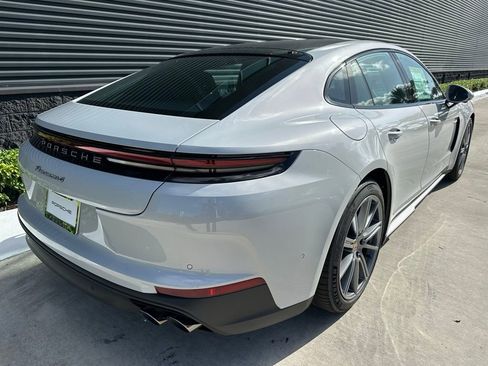 Certified 2025 Porsche Panamera 4 E-Hybrid AWD/4WD image 9