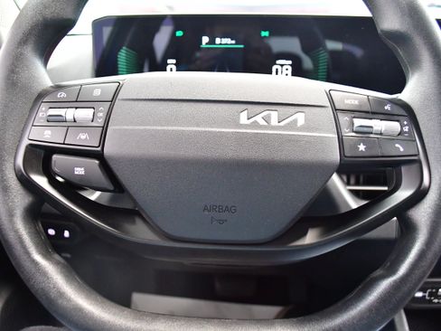Used 2025 Kia K4 FWD image 17