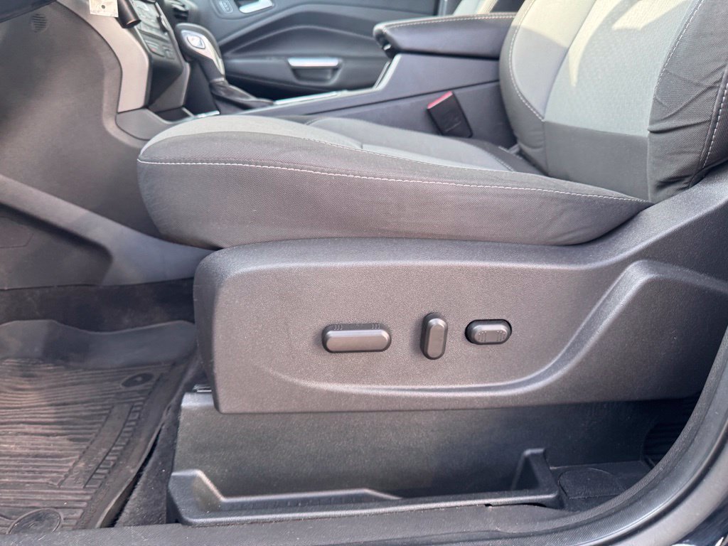 Used 2018 Ford Escape SE w/ SE Sync 3 Package AWD/4WD image 13