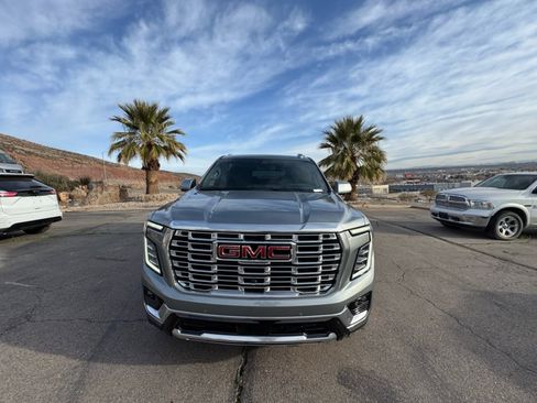 Used 2025 GMC Yukon XL Denali image 8