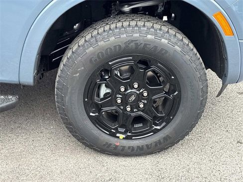 New 2025 Ford Ranger Lariat w/ Black Appearance Package image 9