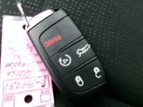 Used 2016 Chrysler 200 Limited w/ Convenience Group image 18