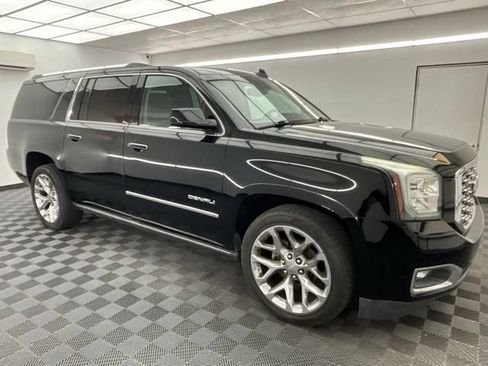 Used 2019 GMC Yukon XL Denali w/ Denali Ultimate Package AWD/4WD image 3
