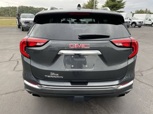Used 2018 GMC Terrain Denali w/ Advanced Safety Package image 4