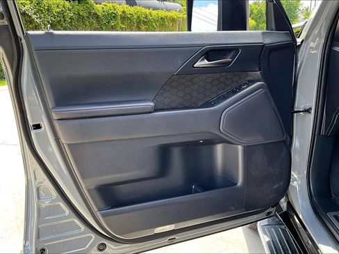 Used 2026 Lexus GX 550 w/ Accessory Package (2T) AWD/4WD image 24