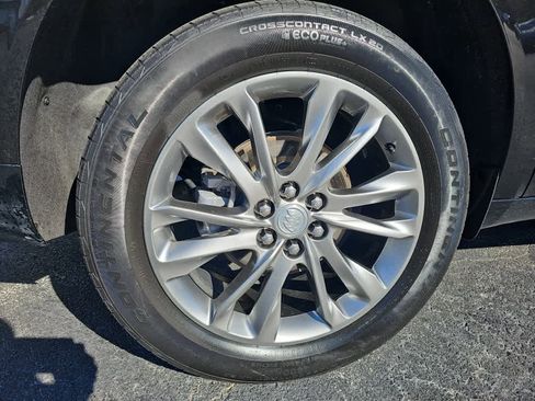 Used 2022 Buick Enclave Avenir image 12