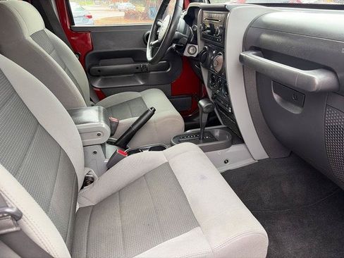 Used 2010 Jeep Wrangler Unlimited Sport AWD/4WD image 5