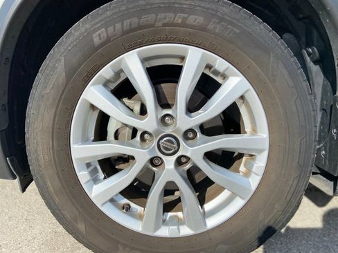 Used 2019 Nissan Rogue SV FWD image 9