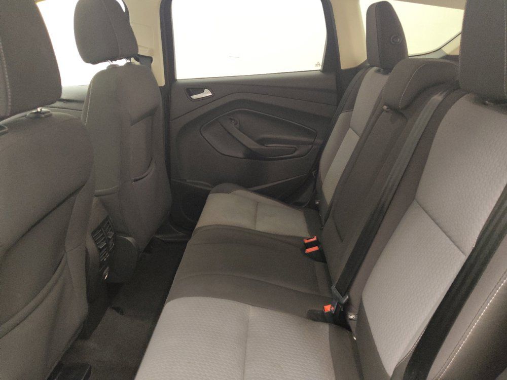 Used 2017 Ford Escape SE FWD image 18
