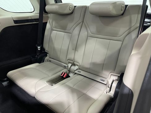 Used 2018 Land Rover Discovery HSE AWD/4WD image 29