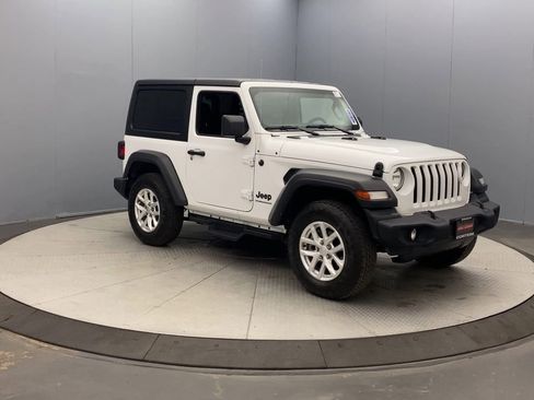 Used 2023 Jeep Wrangler Sport AWD/4WD image 7
