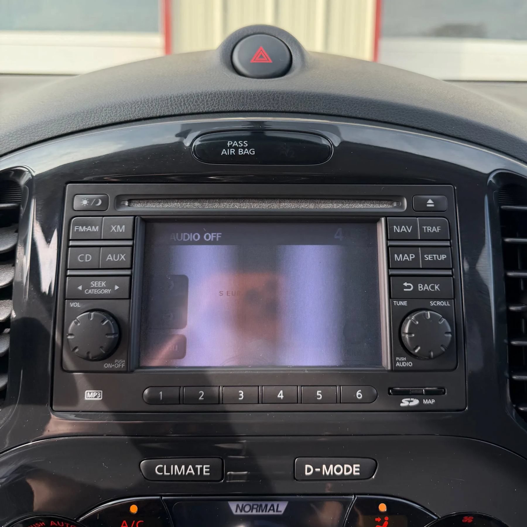 Used 2012 Nissan Juke SL AWD/4WD image 12