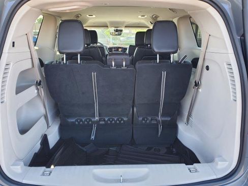 Used 2023 Chrysler Pacifica Touring-L w/ Road Tripper Package AWD/4WD image 26