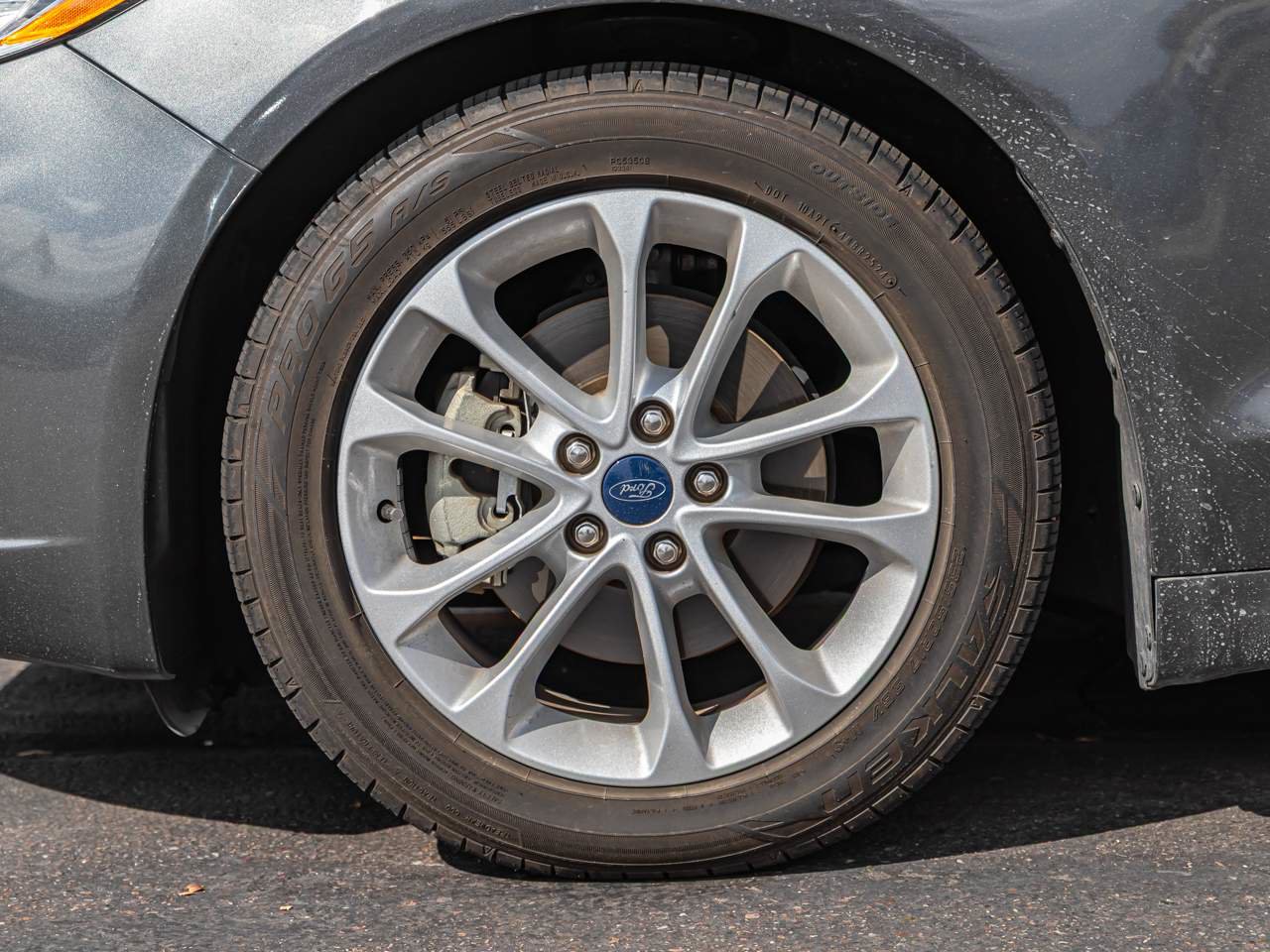 Used 2020 Ford Fusion SE FWD image 6