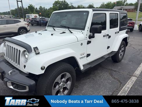 Used 2017 Jeep Wrangler Unlimited Sahara w/ Connectivity Group AWD/4WD image 2