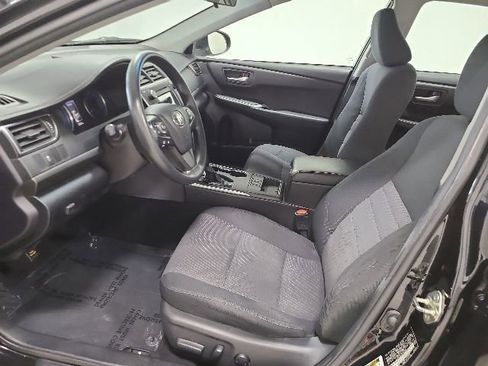 Used 2016 Toyota Camry LE FWD image 18