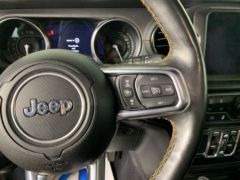 Used 2021 Jeep Wrangler Unlimited Sahara AWD/4WD image 21