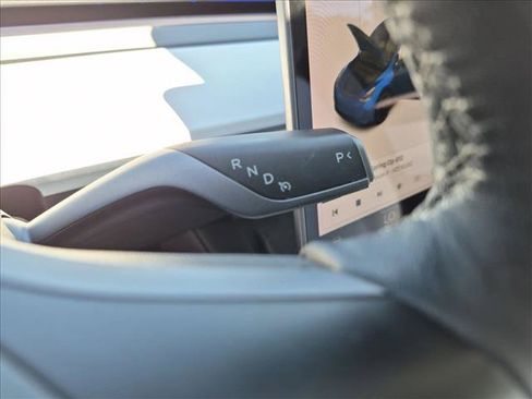 Used 2021 Tesla Model Y Long Range AWD/4WD image 12