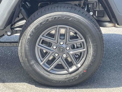 New 2026 Jeep Gladiator Sport AWD/4WD image 12