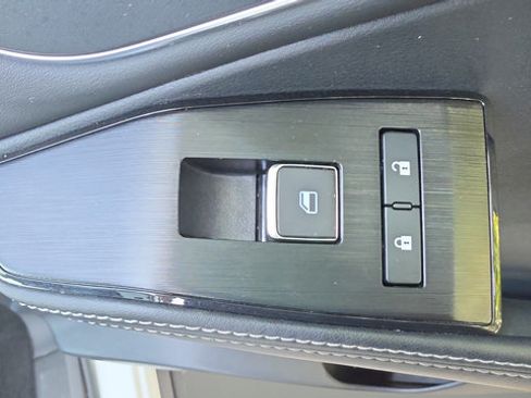Used 2024 Nissan Rogue Platinum w/ Platinum Premium Package AWD/4WD image 23