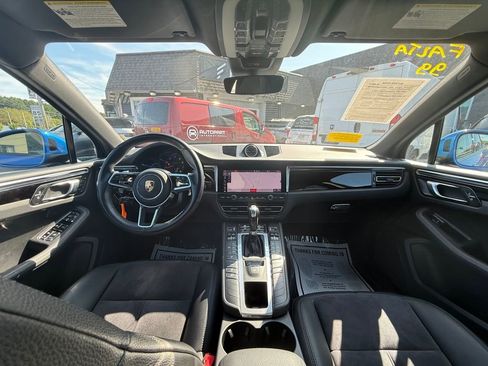 Used 2020 Porsche Macan image 18