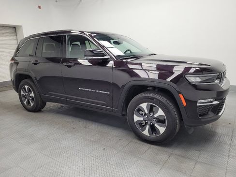 Used 2022 Jeep Grand Cherokee Limited 4xe image 11