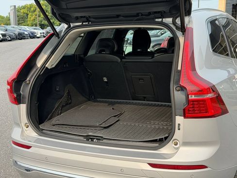 Certified 2023 Volvo XC60 T8 Core AWD/4WD image 19