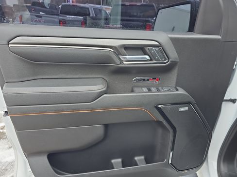 Used 2024 GMC Sierra 1500 AT4 w/ Technology Package image 19