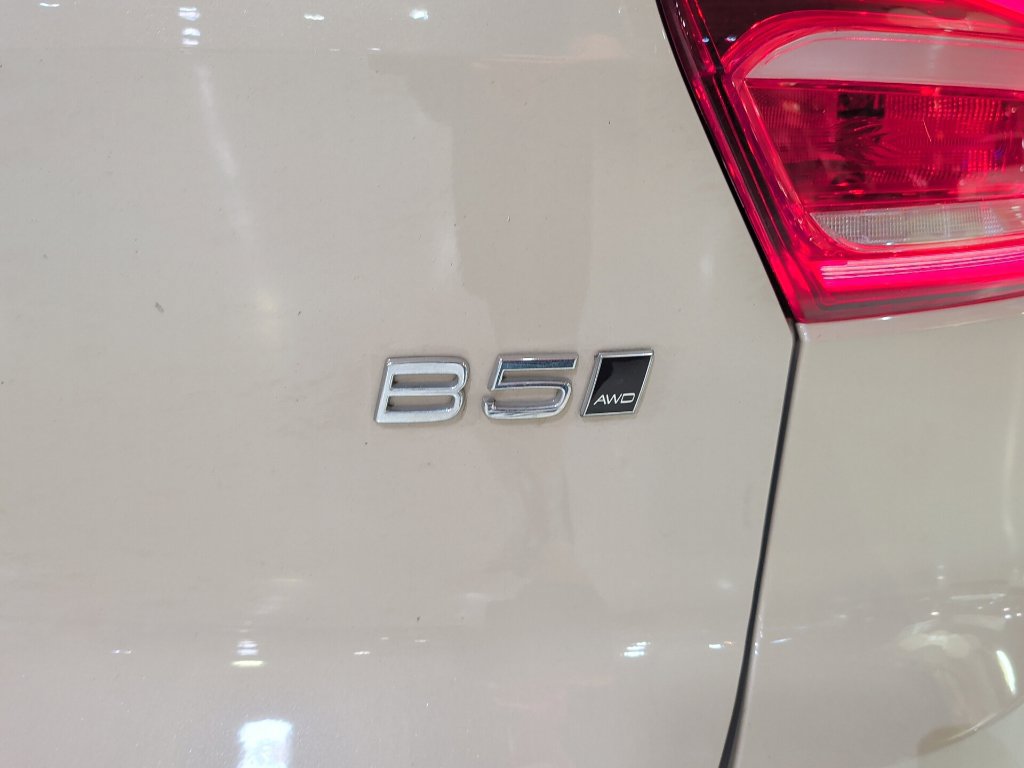Used 2025 Volvo XC40 B5 Ultra w/ Climate Package AWD/4WD image 10