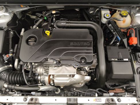 Used 2022 Chevrolet Malibu LT FWD image 30