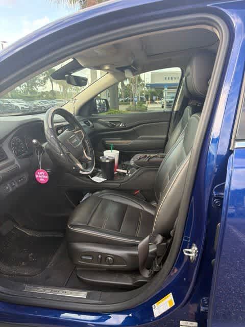 Used 2023 GMC Acadia Denali w/ Denali Technology Package FWD image 16