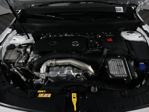 Certified 2025 Mercedes-Benz GLB 250 image 32