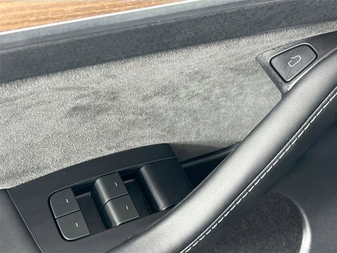 Used 2024 Tesla Model Y Long Range image 25