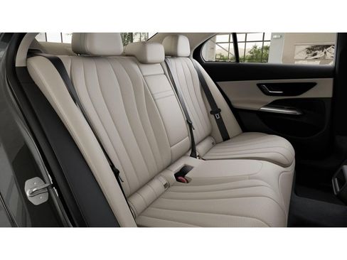 New 2026 Mercedes-Benz E 450 4MATIC Sedan image 5
