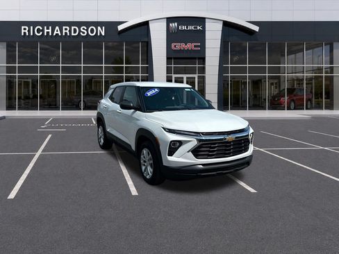 Used 2024 Chevrolet TrailBlazer LS w/ LS Convenience Package AWD/4WD image 8
