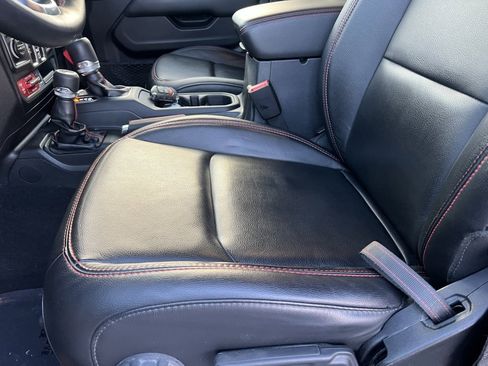 Used 2019 Jeep Wrangler Unlimited Rubicon w/ Dual Top Group image 12