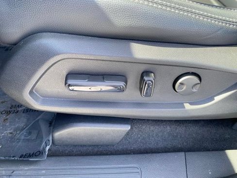 Used 2025 Honda Pilot Touring image 21