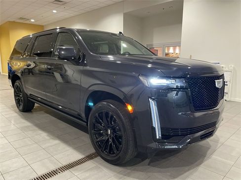 Used 2023 Cadillac Escalade ESV Sport Platinum w/ LPO, ONYX Package image 8