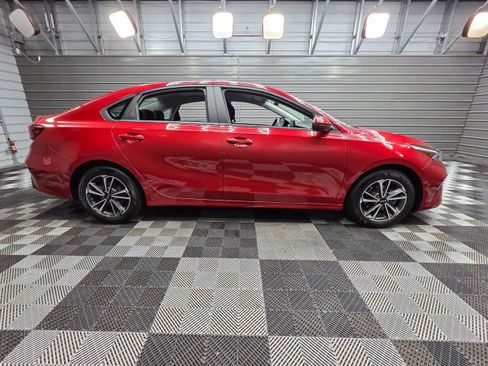 Used 2023 Kia Forte LXS FWD image 9
