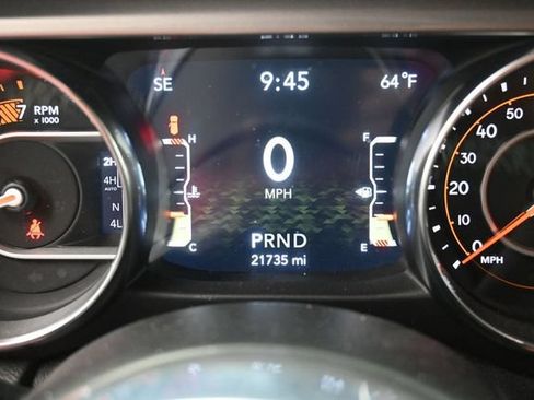 Used 2020 Jeep Wrangler Unlimited Sahara AWD/4WD image 30