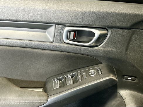 Used 2023 Honda Civic Sport image 17